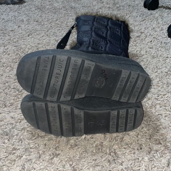 Juicy Couture Quilted Black Fur Trimmed Wedge Boots - Picture 9 of 12